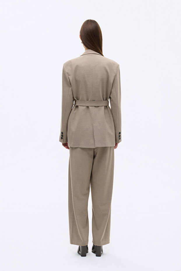 سترة بليزر كبيرة الحجم بحزام وزر واحد من فرو المنك - 5