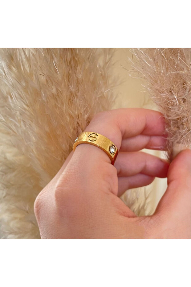 Gold-Plated Stainless Steel Ring with Anti-Tarnish Guarantee