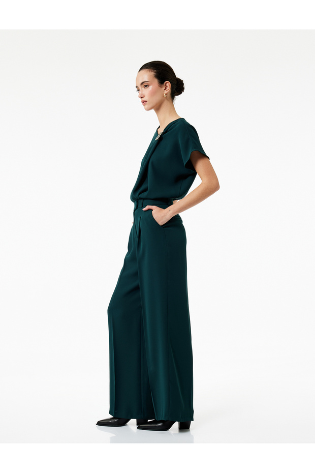 Crepe Fabric Pocket Pleat Detail High Waist Palazzo Trousers