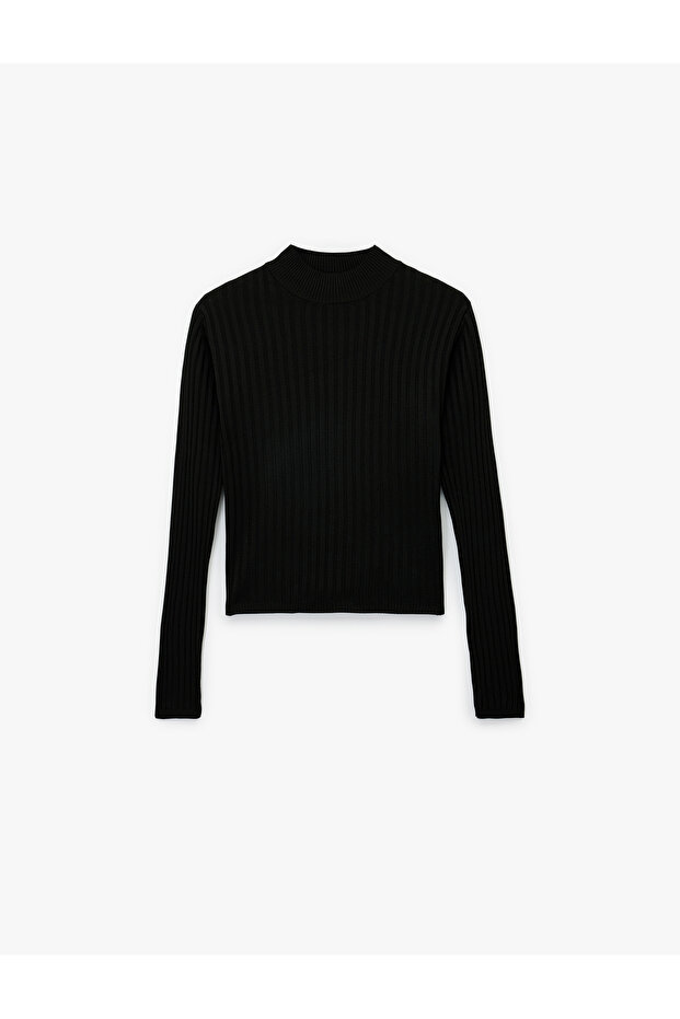 Langärmliger Strickpullover mit hohem Kragen - 1