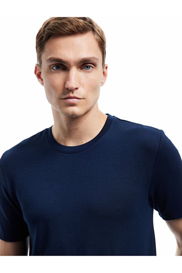 Short Sleeve Crew Neck Basic Slim Fit T-Shirt