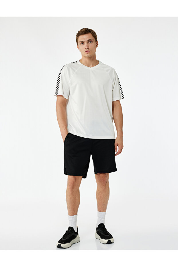 Relaxed Fit Geometric Print Short Sleeve V-Neck Sports T-Shirt
