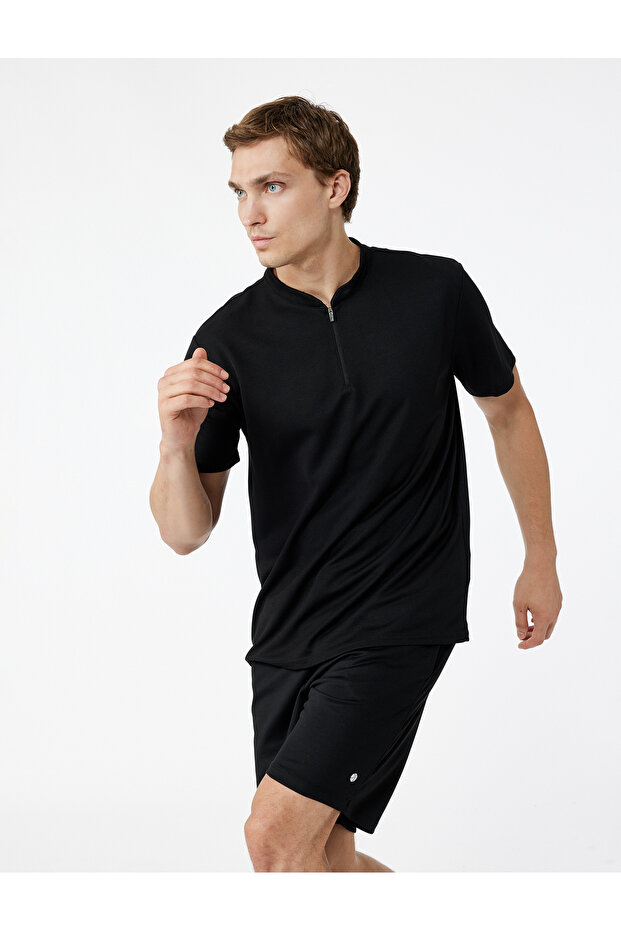 Short Sleeve Half Zipper Stand Collar Sports T-Shirt