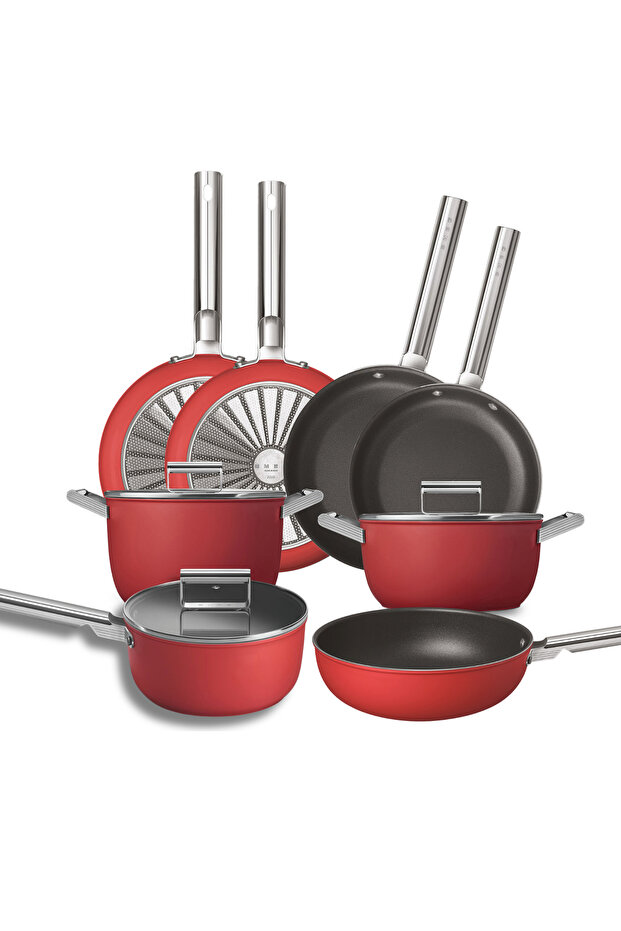 مجموعة أواني طهي ومقلاة مكونة من 8 قطع باللون الأحمر حصريًا على طراز 50's من Cookware Ckwexc