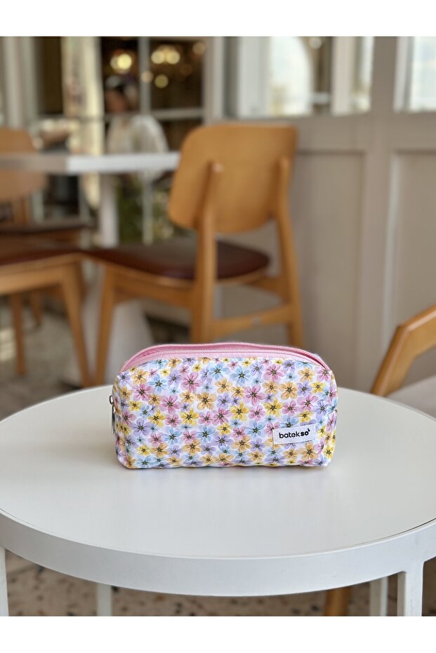 Multicolored Daisy Patterned Pencil Bag - 3