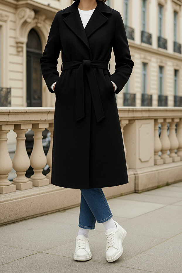 Fekete bélyegzett női kabát - térdig érő, zsebekkel és hasítékkal - 1