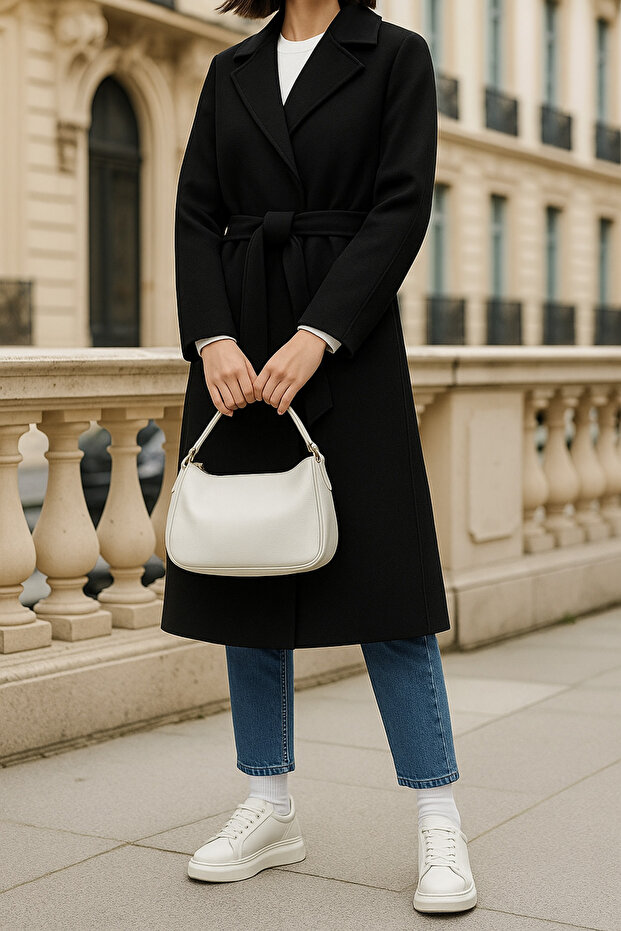 Fekete bélyegzett női kabát - térdig érő, zsebekkel és hasítékkal - 2