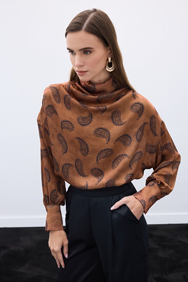 بلوزة ديجاجي بياقة منقوشة - بني - 5