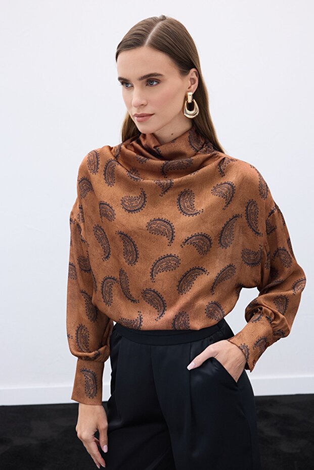 بلوزة ديجاجي بياقة منقوشة - بني - 3