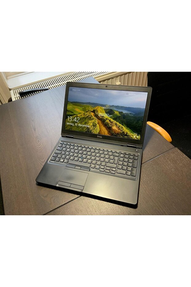 - Lattidue E5570 Laptop With 15.6-Inch Display,Intel Core i5 Processor/6th Gen/8GB/256SSD