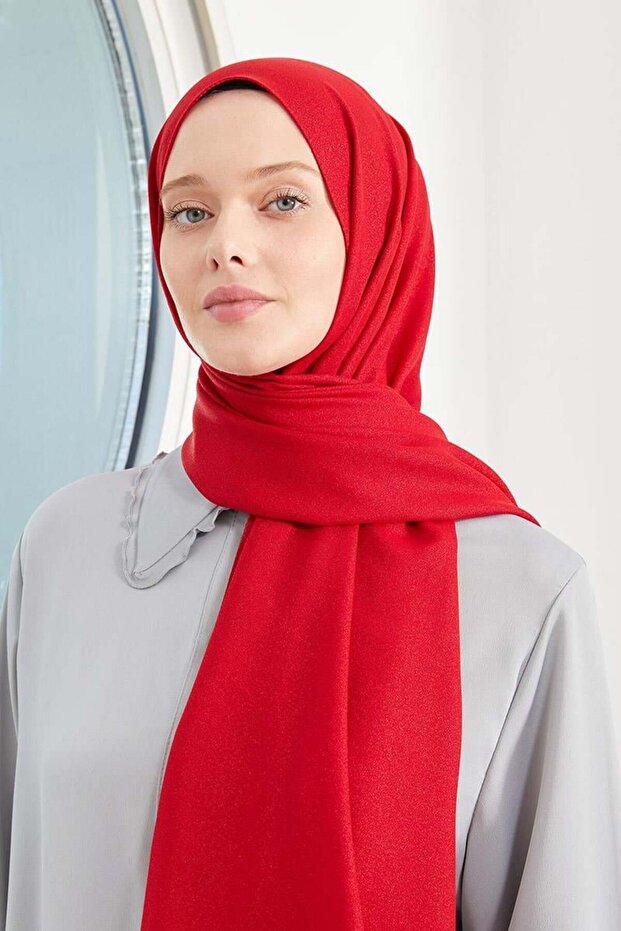 شال فستان سهرة أحمر لامع من أوتو