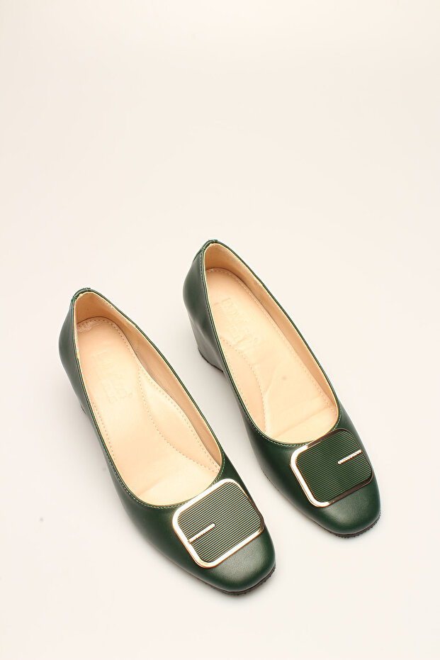 GREEN SKIN BUCKLE WOMEN HEELS