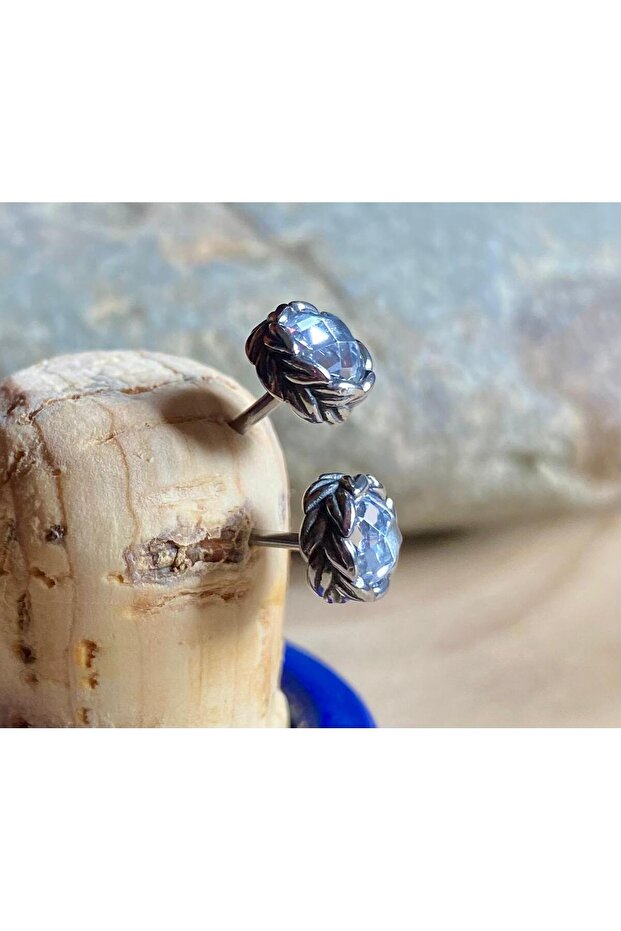 Leaf Design White Zircon Stone Nail Model 316L Stainless&Non-Tarnish Steel Earrings