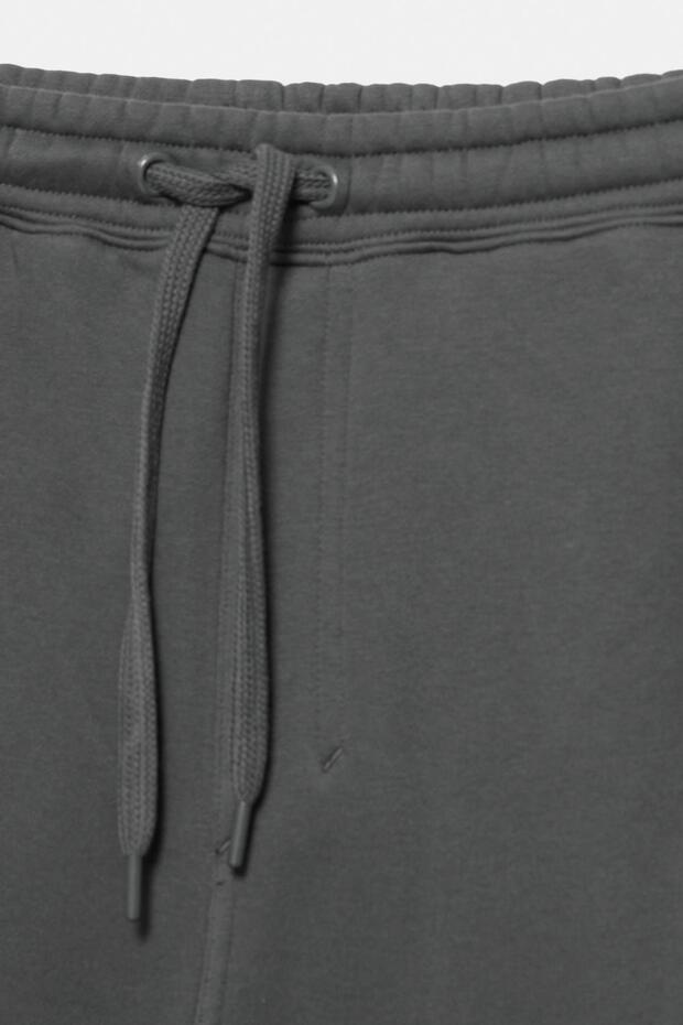 Kapüşonlu sweatshirt ve eşofman altı takımı - 3