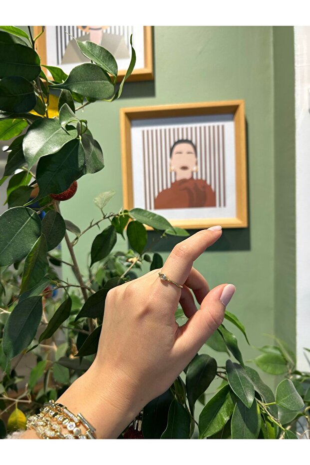 خاتم رفيع مرصع بحجر بيضاوي - 2