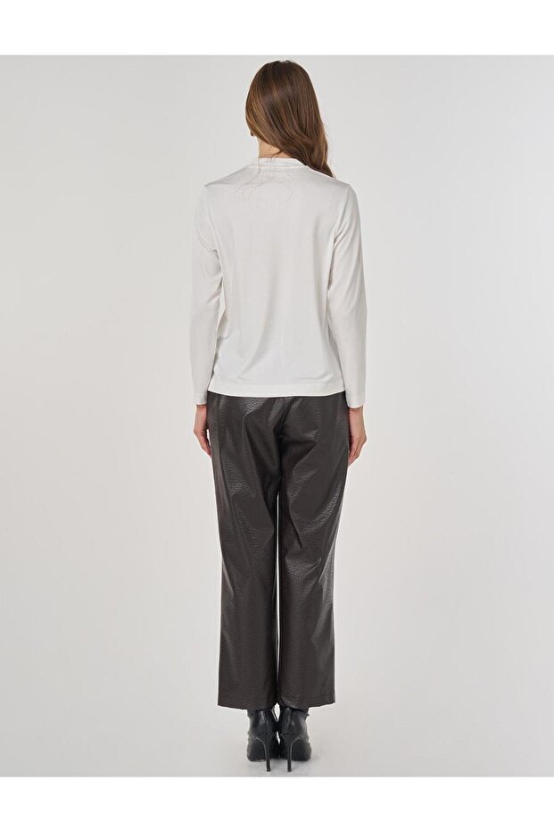 بلوزة فيسكوز أساسية برقبة دائرية إكرو - 3