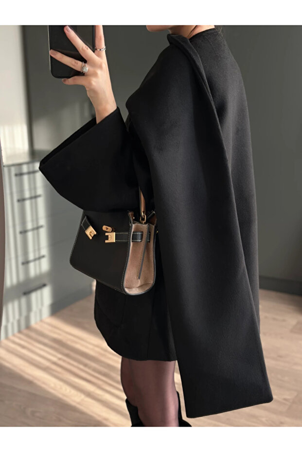 Czarny płaszcz z szalowym wykończeniem - 7600 - 6