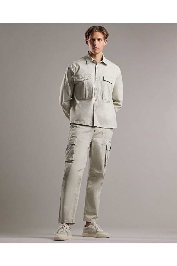 بنطلون كارغو سادة مع إغلاق بأزرار - 2