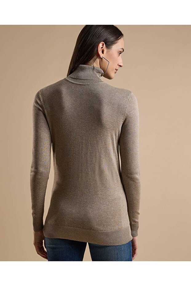 سترة سادة برقبة مدورة وأكمام طويلة - 5