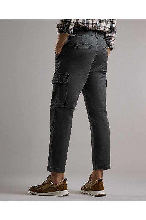 Solid Chinos with Button Closure - 5