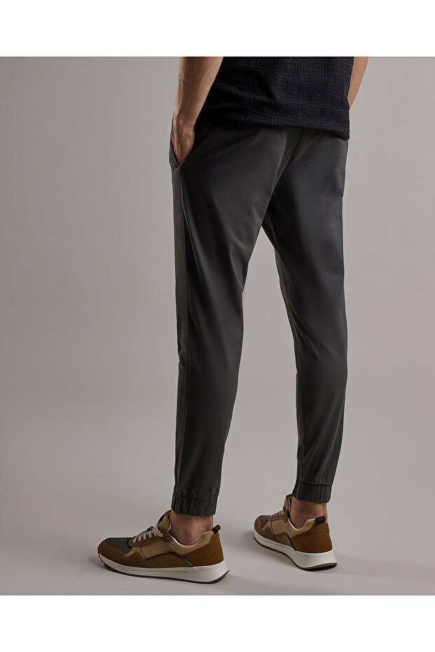 بنطال رياضي سادة مع خصر برباط - 4