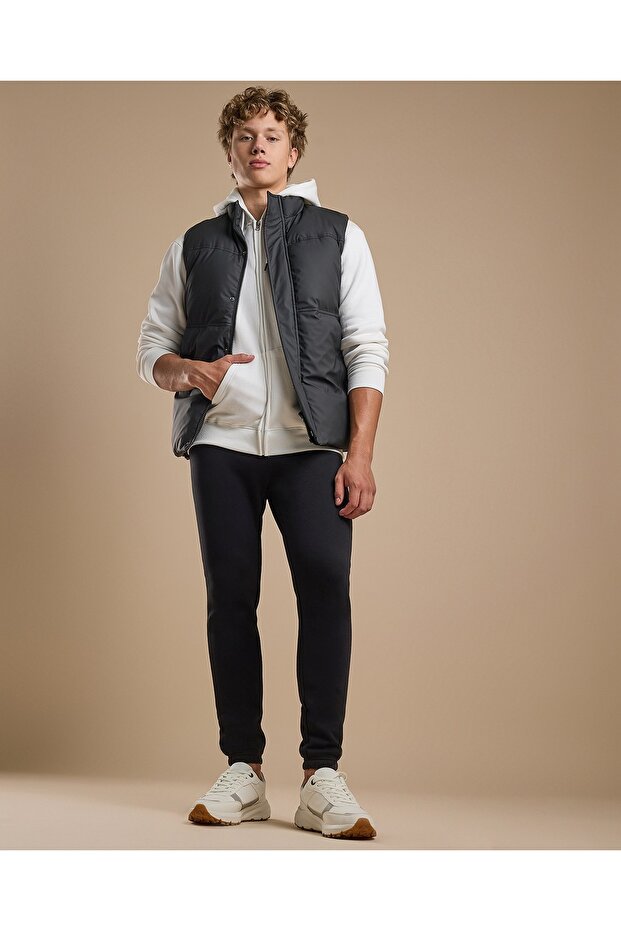 Solid Hooded Jacket with Zipper Closure - 3