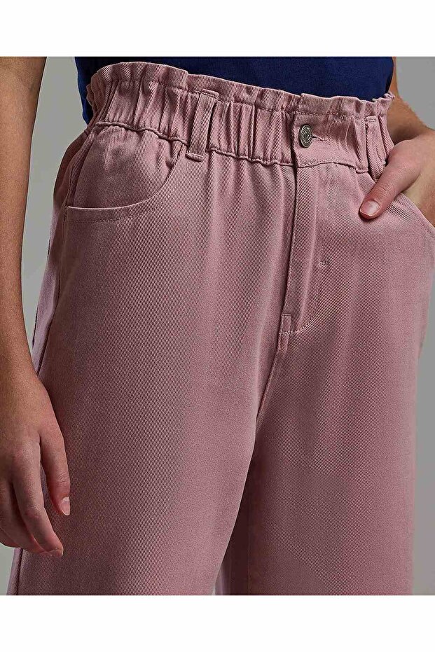 بنطلون منسوج سادة مع زر للإغلاق - 4