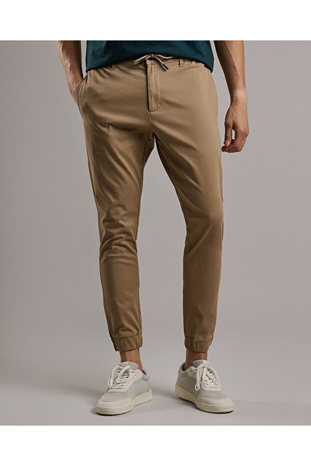 بنطال رياضي سادة مع خصر برباط - 2