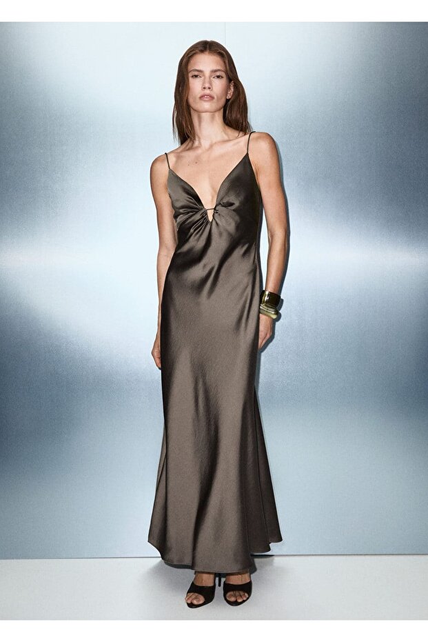 V yakalı saten elbise - 2