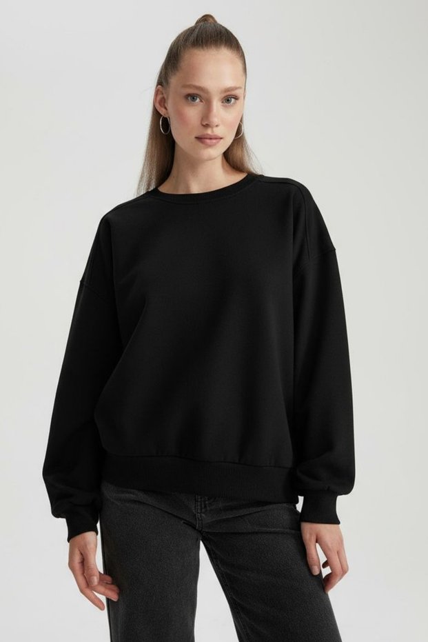 Women's Oversize Circular Neck 3-Ply Basic Sweatshirt
