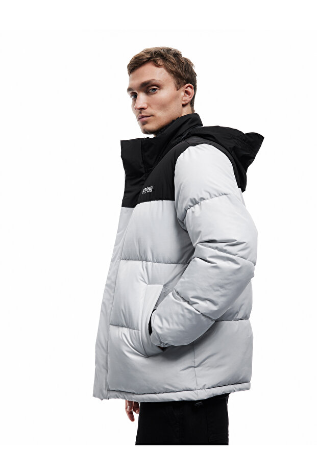 Stand Collar Color Block Pocket Detail Printed Zippered Puffer Jacket