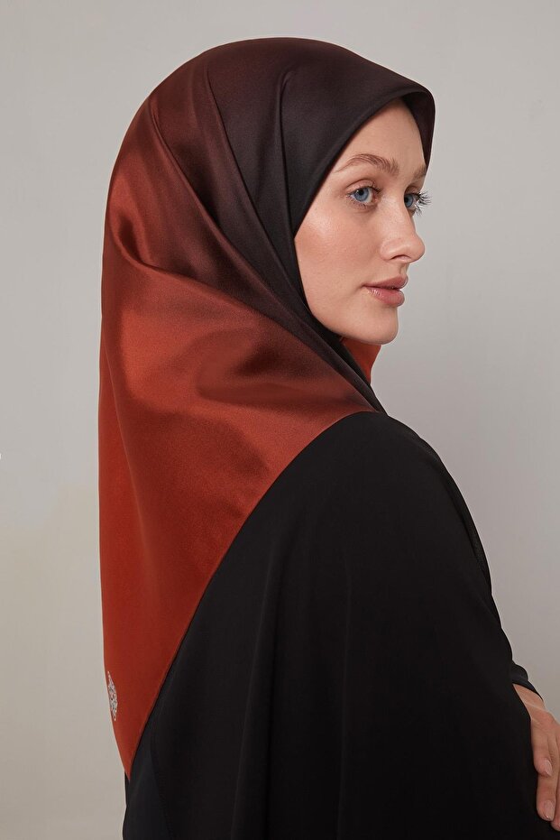 وشاح حريري برتقالي متدرج اللون - 3