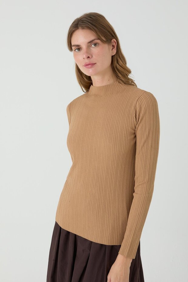 Long Sleeve Corded Fabric Knitwear Body Cappuccino