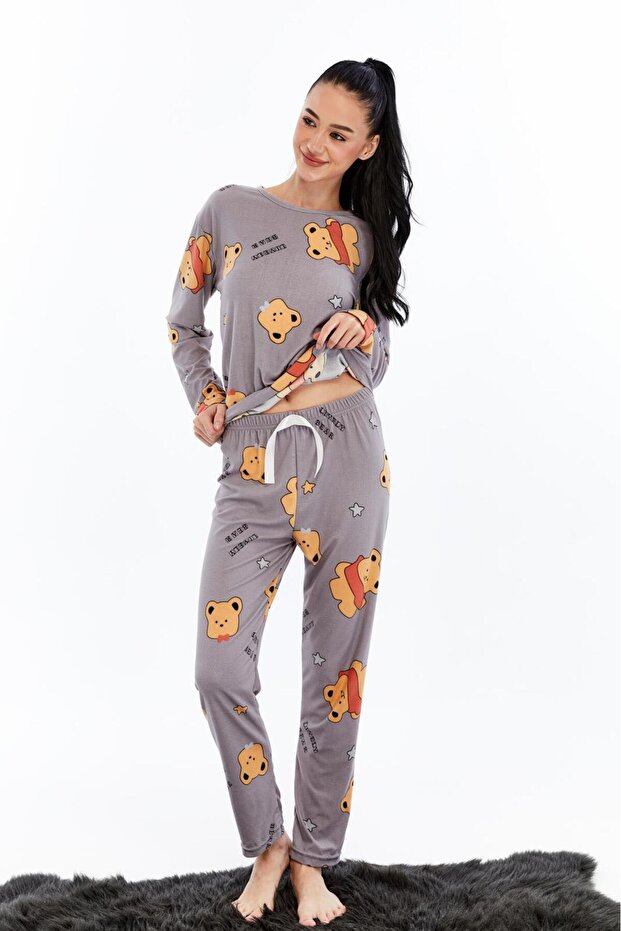 طقم بيجامة منقوشة باللون الرمادي - 2