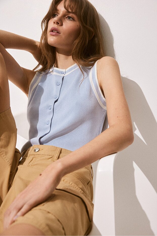 Önü Düğmeli Süveter - 1