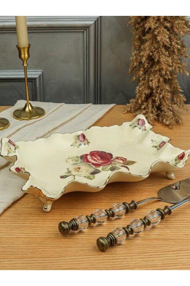 طبق تقديم كريمي ذهبي مستطيل الشكل بنقش ورود 34×22 سم - 1