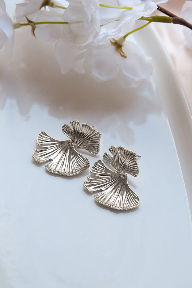 أقراط فضية مخططة على شكل أوراق الشجر - 3