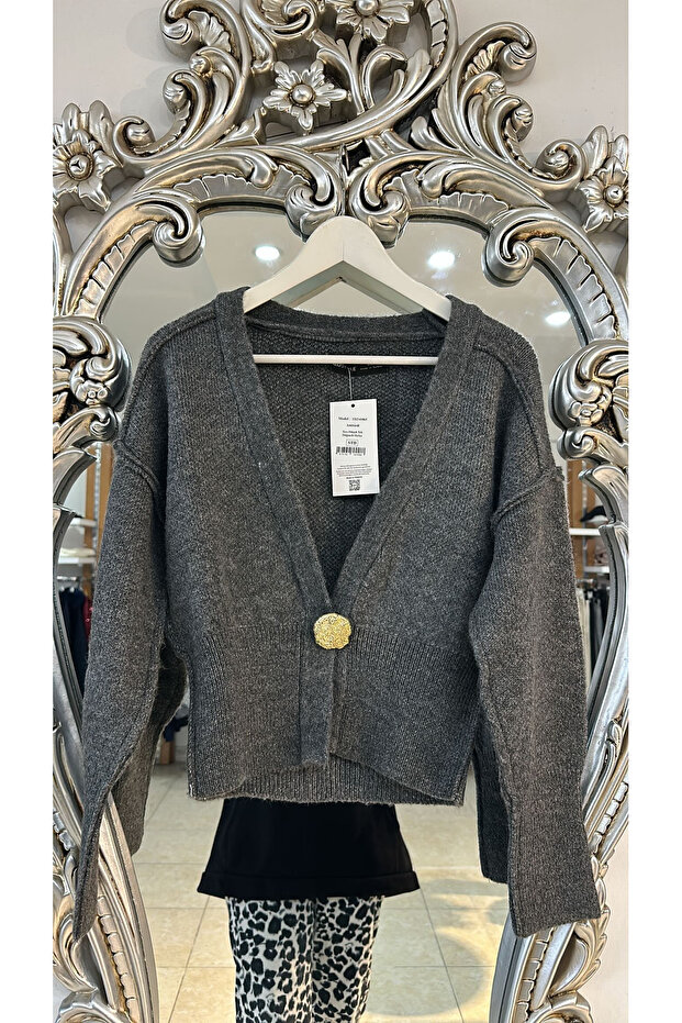 Gold düğmeli triko hırka - 1