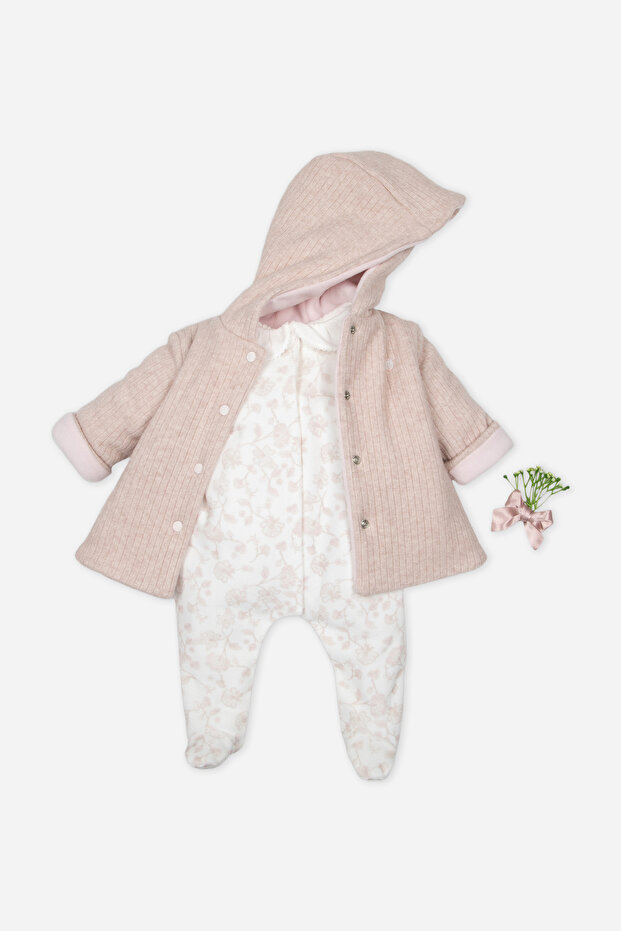 بذلة باتاشو المزهرة لحديثي الولادة