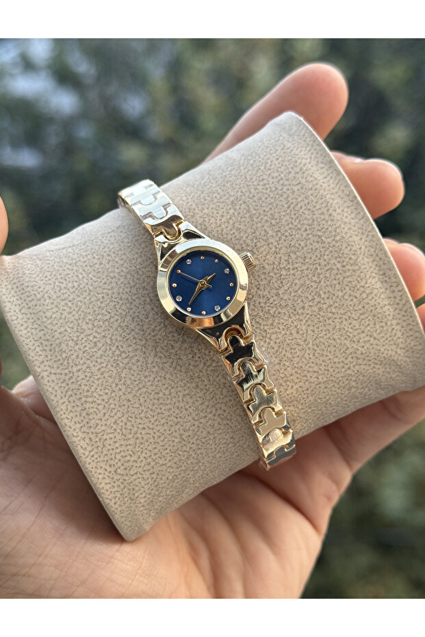 New Season Minimal Design Tiny Case Elegant Women's Wristwatch