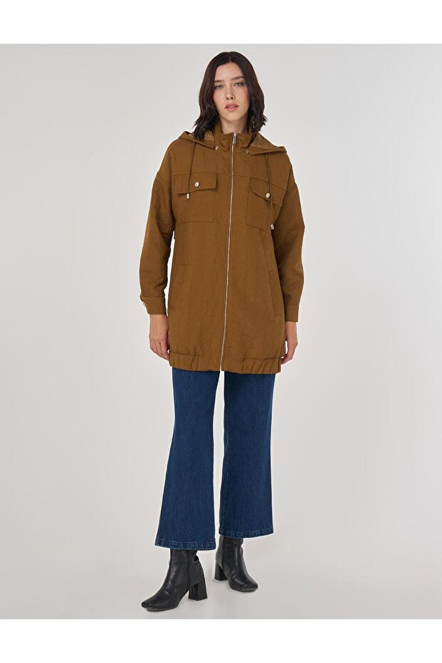 قبعة مبطنة بأزرار لامعة باللون الزيتوني الداكن - 2