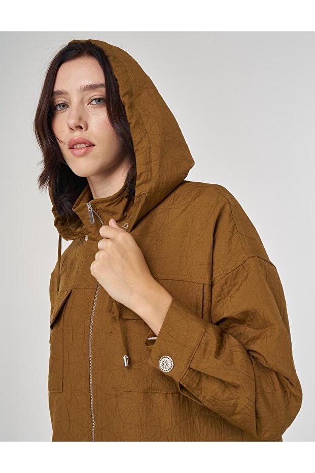 قبعة مبطنة بأزرار لامعة باللون الزيتوني الداكن - 7