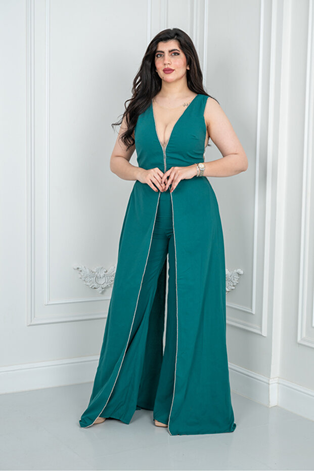 Emerald green jumpsuit with elegant design and shiny touches - 2