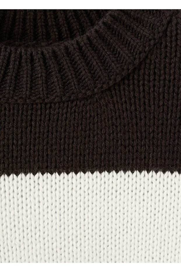 Çizgili triko kazak - 5