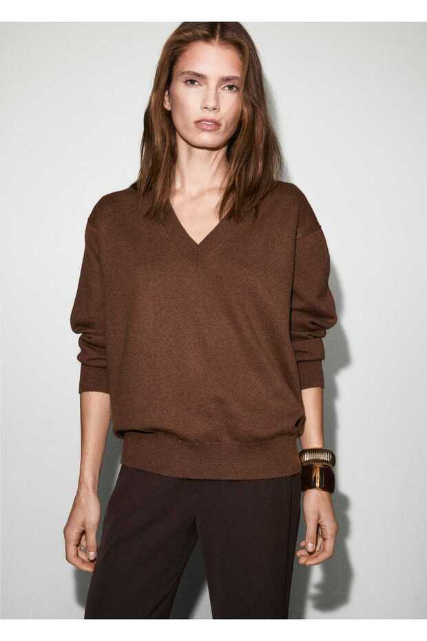 V-neck thin knitwear sweater