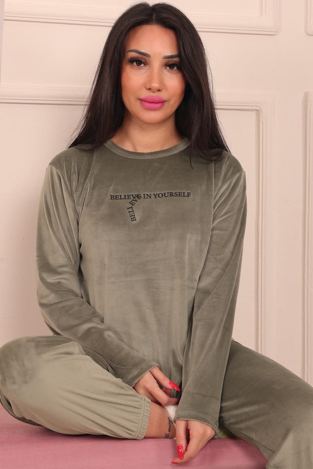 Women's Slogan Long Sleeve Cuffed Velvet Pajama Set
