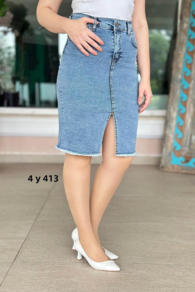 Lycra Knee Length Denim Skirt 4Y413