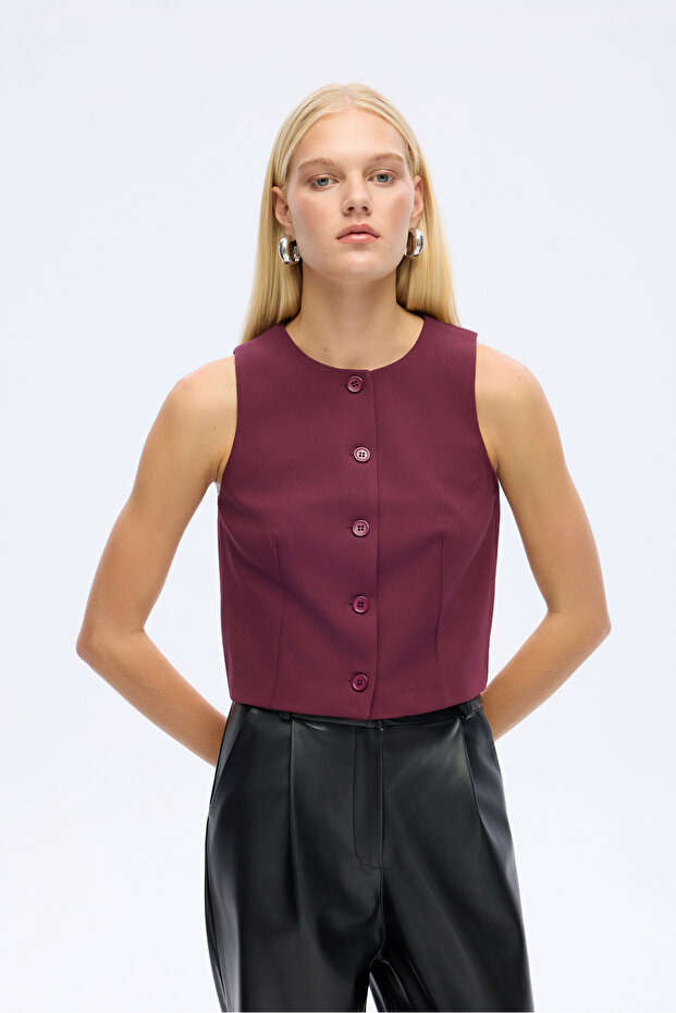 سترة بتفاصيل أزرار باللون البرقوقي - 1