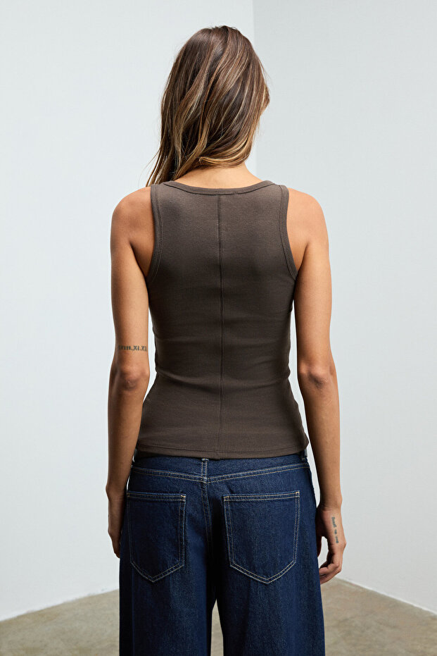 LILLESOL Kadın Fitilli Görünümlü Slim Fit Vücuda Oturan Havuz Yakalı Pamuklu Basic Kahverengi Atlet - 6
