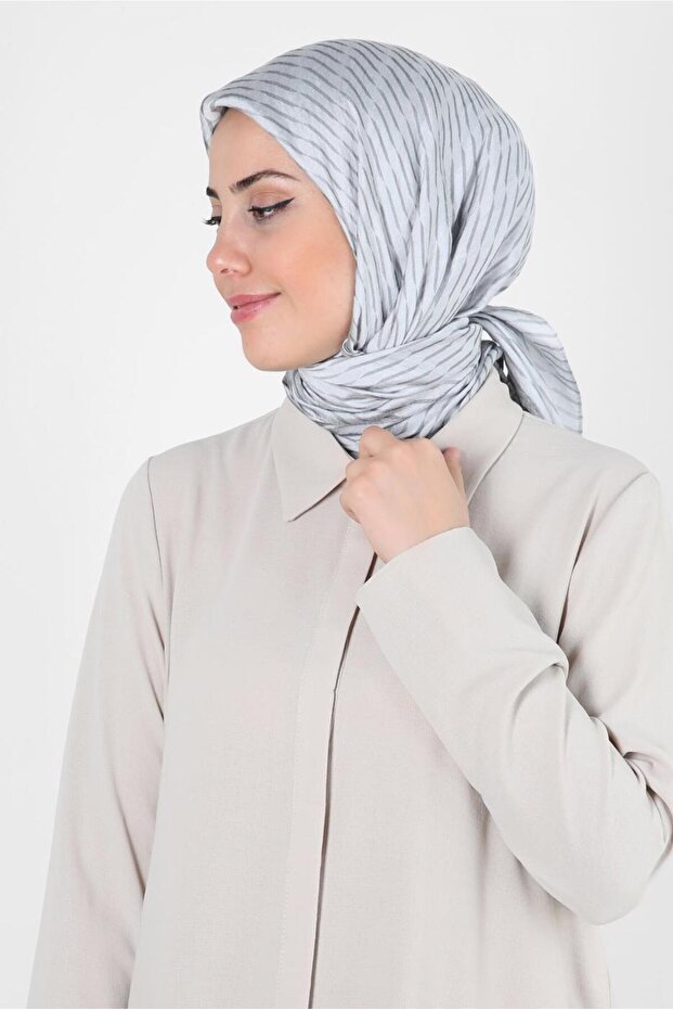 وشاح فيسكوز منقوش بخط ألفينا 8257